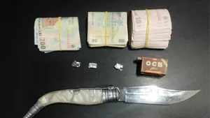 Un tânăr, prins în Mangalia, cu substanțe interzise, bani, dar și un briceag