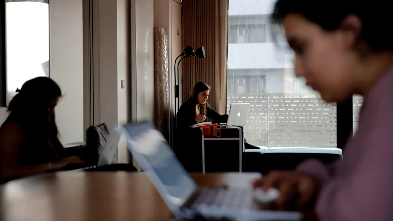 Reforma Bologna 2.0 prinde contur. Duble specializări și microcertificări pentru viitorul studenților români