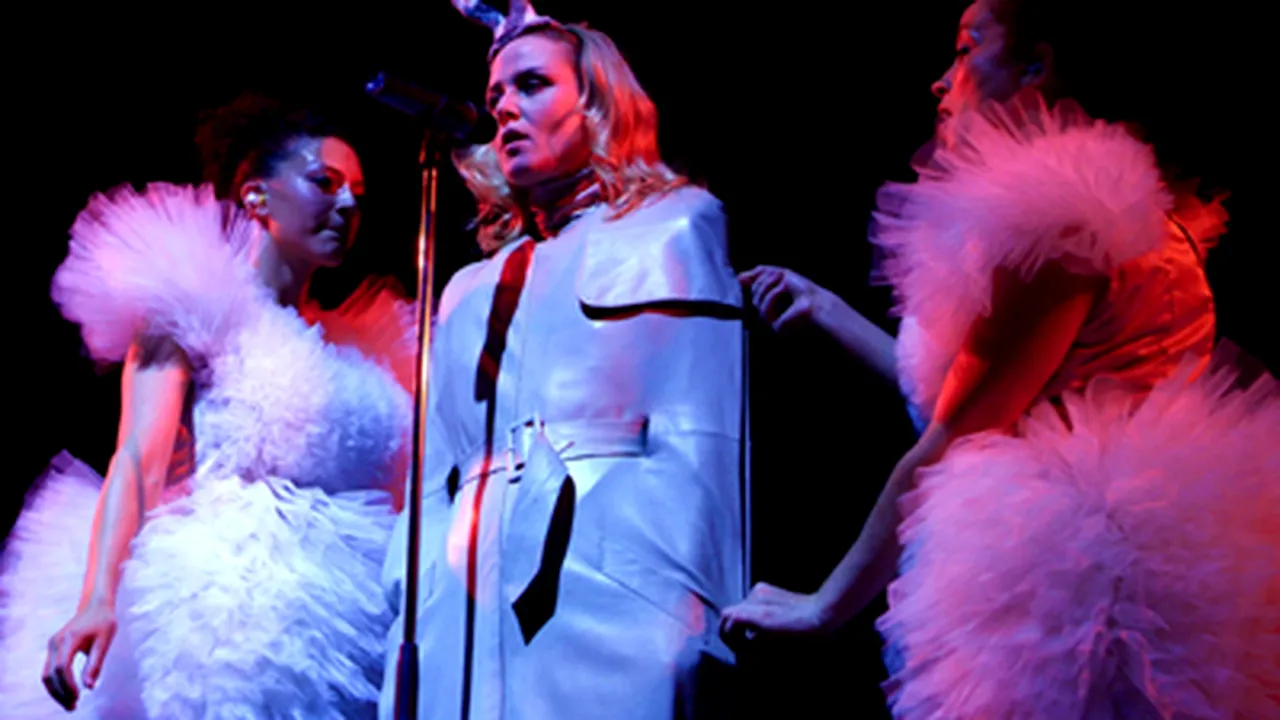 Roisin Murphy a cântat la Bucureşti într-un show haute couture (Galerie Foto şi Video)