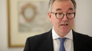 EXCLUSIV MAS: Ambasadorul Andrew Noble, despre apărarea colectivă NATO şi contracararea ameninţărilor emergente /Diplomatul britanic salută numirea lui Geoană în funcţia de adjunct al secretarului general NATO