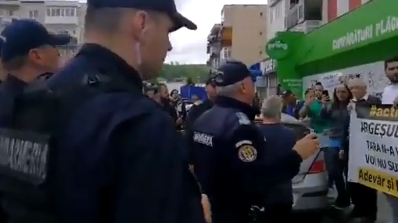 Jandarmeria Argeş explică de ce i-a săltat pe protestatarii care îl aşteptau pe Dragnea: Au participat la o adunare nedeclarată/ Un partid cere demisia lui Carmen Dan 