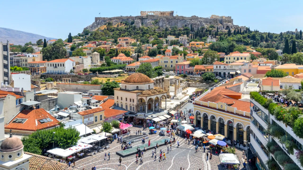 Grecia oferă 9 miliarde de euro băncilor pentru a reduce creditele neperformante