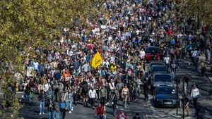 VIDEO Noi proteste anti-lockdown la Londra