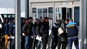 Circa 6.400 persoane şi 4.500 de maşini au intrat în ţară în ultimele 24 de ore