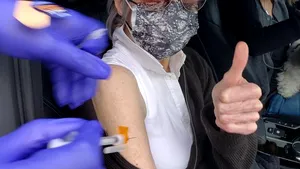 Jane Fonda s-a vaccinat împotriva coronavirusului. Actriţa de 83 de ani, fericită că înţepătura nu este dureroasă