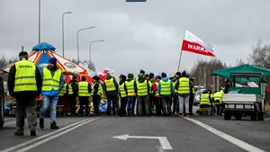 Atenţionare MAE: Timp mai mare de aşteptare la graniţele Poloniei din cauza protestelor fermierilor