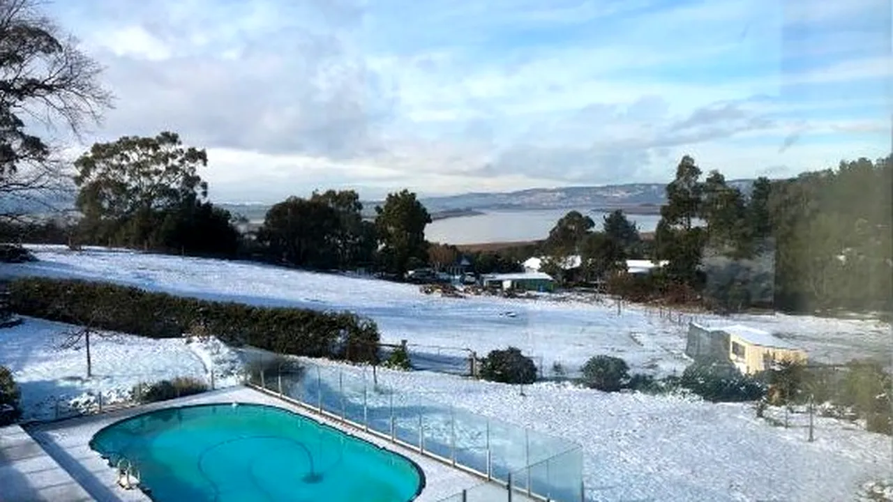 În Tasmania a nins prima dată după aproape 50 de ani. Locuitorii sunt în extaz


