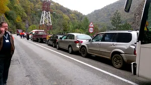 Restricţii de circulaţie pe Valea Oltului, din cauza unor lucrări la viaductul Cârligu Mare