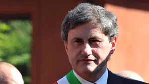 Centrele pentru imigranţi din Roma, fraudate de o nouă Mafie cu legături în administraţie. Fostul primar al Romei, Gianni Alemanno, investigat