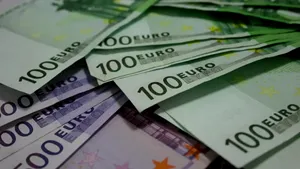 NEWS ALERT Demnitarii români trebuie să își declare averile. Ce conține și cum arată noua declarație de interese financiară, în legea adoptată de Camera Deputaților. Ce modificări s-au făcut în noua lege a Integrității