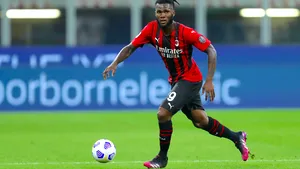 Barcelona a semnat cu mijlocaşul Franck Kessié de la AC Milan