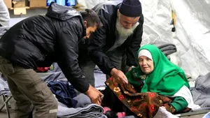 Suedia va deporta o femeie afgană în vârstă de 106 ani. Bătrâna a mers 20 de zile pe jos pentru a ajunge la o tabără de refugiaţi