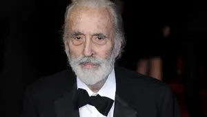 Christopher Lee, celebru pentru rolul Contelui Dracula, a murit