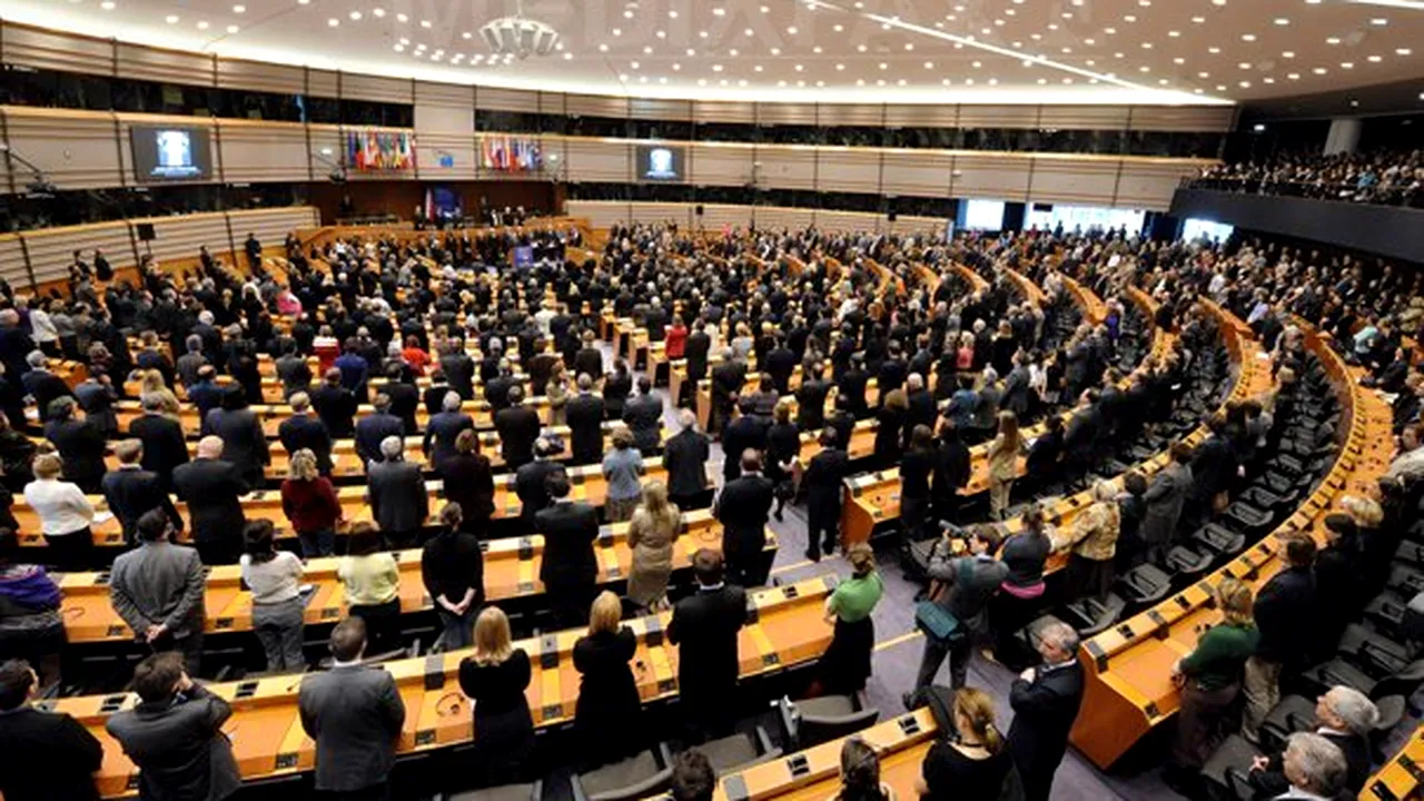 Parlamentul European deschide o anchetă împotriva celor trei eurodeputaţi acuzaţi de corupţie