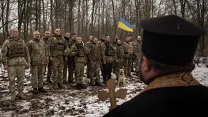Războiul din Ucraina, ziua 375. Soarta oraşului Bahmut nu s-a decis / Explozii în Herson / Soldaţii ruşi folosesc violenţa sexuală ca armă de război / De ce lipseşte cecenul Kadîrov din peisaj / Pesimism dinspre şeful grupării Wagner