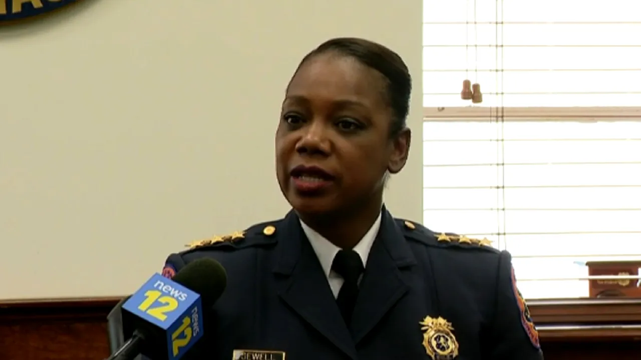 Cine este Keechant Sewell, prima femeie care va conduce Poliţia din New York

