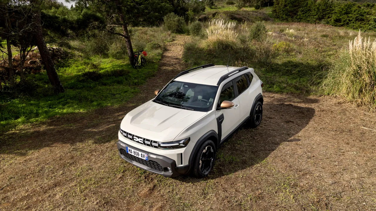 BREAKING NEWS Dacia Duster III va fi produs numai la Mioveni, vine cu cea mai nouă platformă a Renault şi noi motorizări. Preţul de pornire rămâne sub 20.000 de euro / Dieselul dispare definitiv din gama Dacia pentru Europa