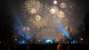 Mandinga, Direcţia 5, Iris, Voltaj, Alex, Connect R, la Revelionul din Piaţa Constituţiei