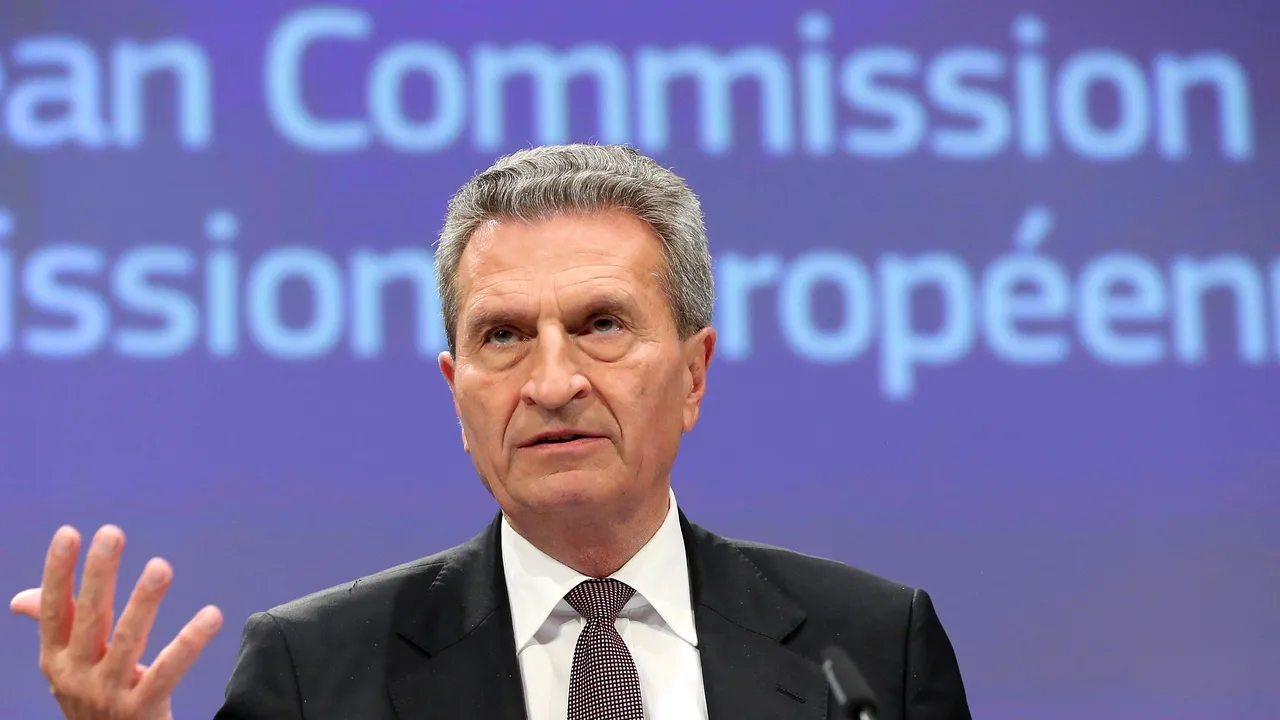 Oettinger, despre o situaţie în care s-ar putea afla şi România: Comisia Europeană ar putea reduce fondurile europene când nu se respectă statul de drept