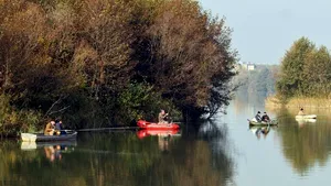 Un bărbat care pescuia pe Lacul Morii din Capitală a dispărut din barcă