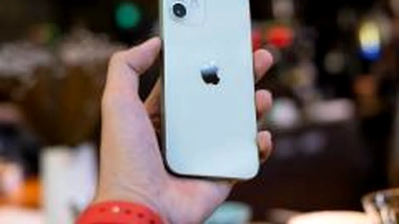 (P) 5 motive pentru a cumpăra un iPhone 12