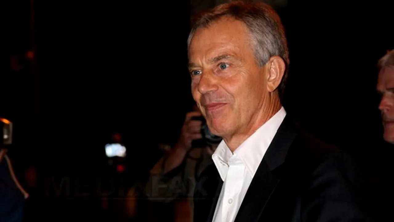 Blair a glumit, la Bucureşti, pe seama primei sale experienţe în utilizarea telefonului mobil