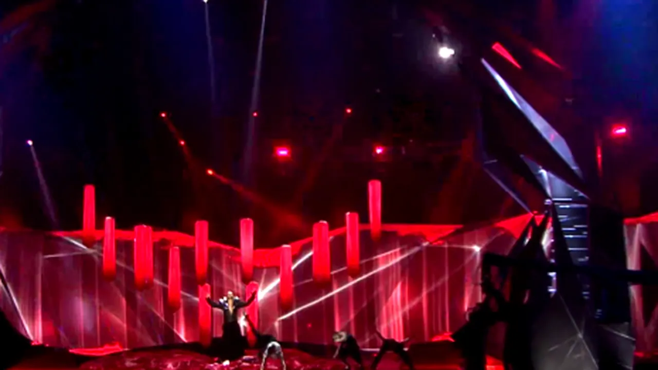EUROVISION 2013: Cezar Ouatu, ţinută extravagantă pe scena de la Malmo. Cum va fi îmbrăcat reprezentantul României în finala concursului - VIDEO