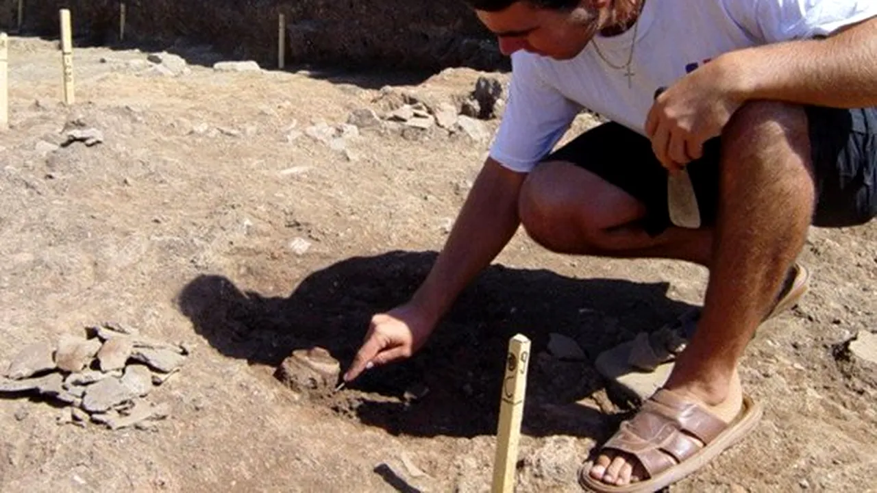 DESCOPERIRE arheologică în Vaslui: Aşezare umană din epoca eneoliticului, cu numeroase obiecte