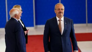 Dîncu, după reuniunea miniştrilor Apărării din UE: Investiţiile colaborative în domeniu, importante