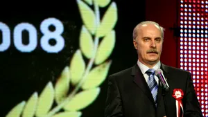 Bellu urează succes naţionalei de fotbal la Euro 2008