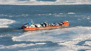 Trafic fluvial închis pe Dunăre, în apropiere de Moldova Veche din cauza vremii