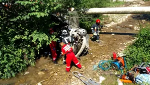 Trei morţi şi trei răniţi grav, într-un accident pe DN 73A, între Râşnov şi Predeal