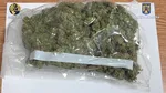 Un tânăr este cercetat deoarece a încercat să introducă în țară 18 kilograme de canabis