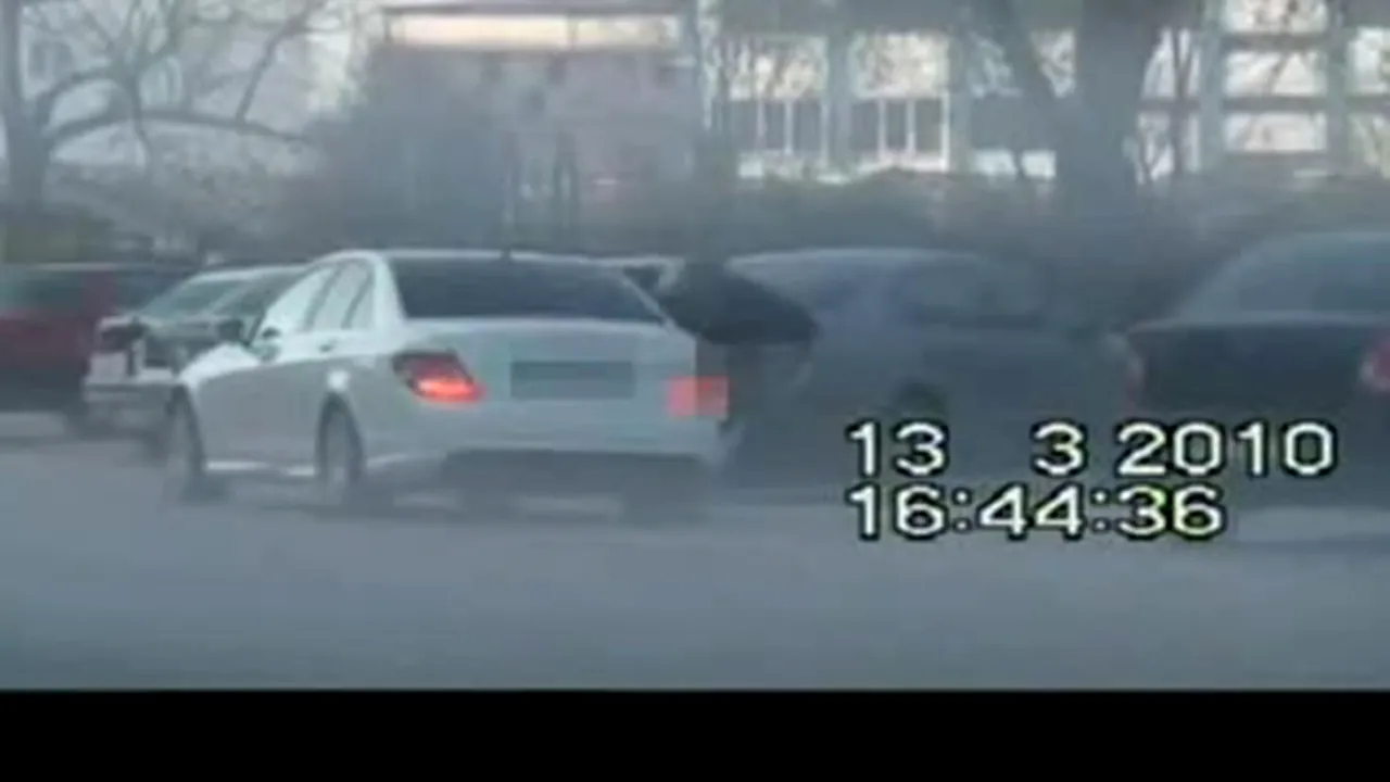 Mai mulţi constănţeni, prinşi în timp ce încercau să vândă 500 de grame de cocaină