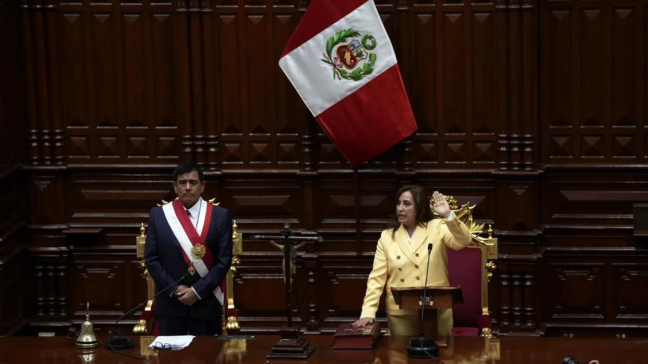 Tensiuni în America Latină. Peru îşi recheamă ambasadorul din Mexic din cauza unor declaraţii