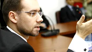 Dispută Buda (PD)-Chiuariu în cazul termenelor de acordare a cetăţeniei române