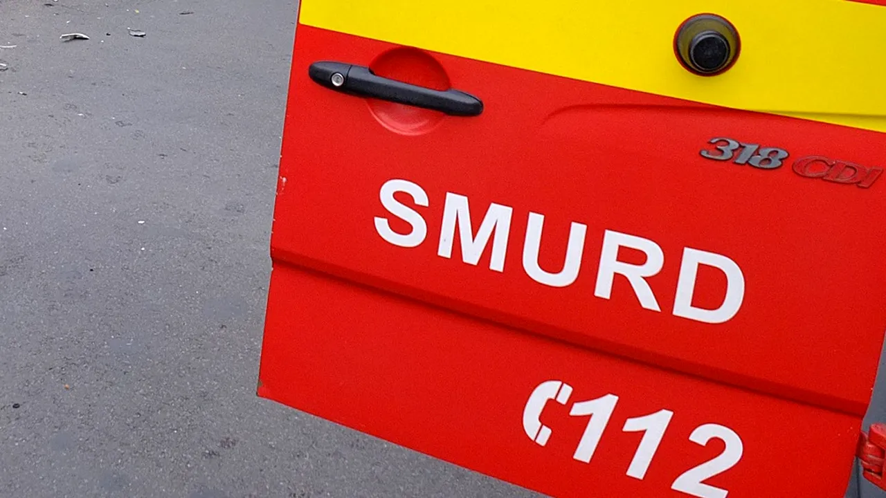 Două accidente rutiere cu victime multiple, în această dimineaţă. Tânăr din Botoşani, mort după ce maşina pe care o conducea a lovit un cap de pod şi a luat foc/ Şase persoane rănite în Covasna