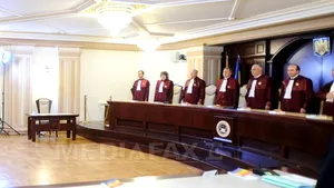 Ordonanţa de Urgenţă 55 privind migraţia aleşilor locali este neconstituţională. CC: Parlamentul să decidă privind mandatele aleşilor locali care au migrat la alte partide