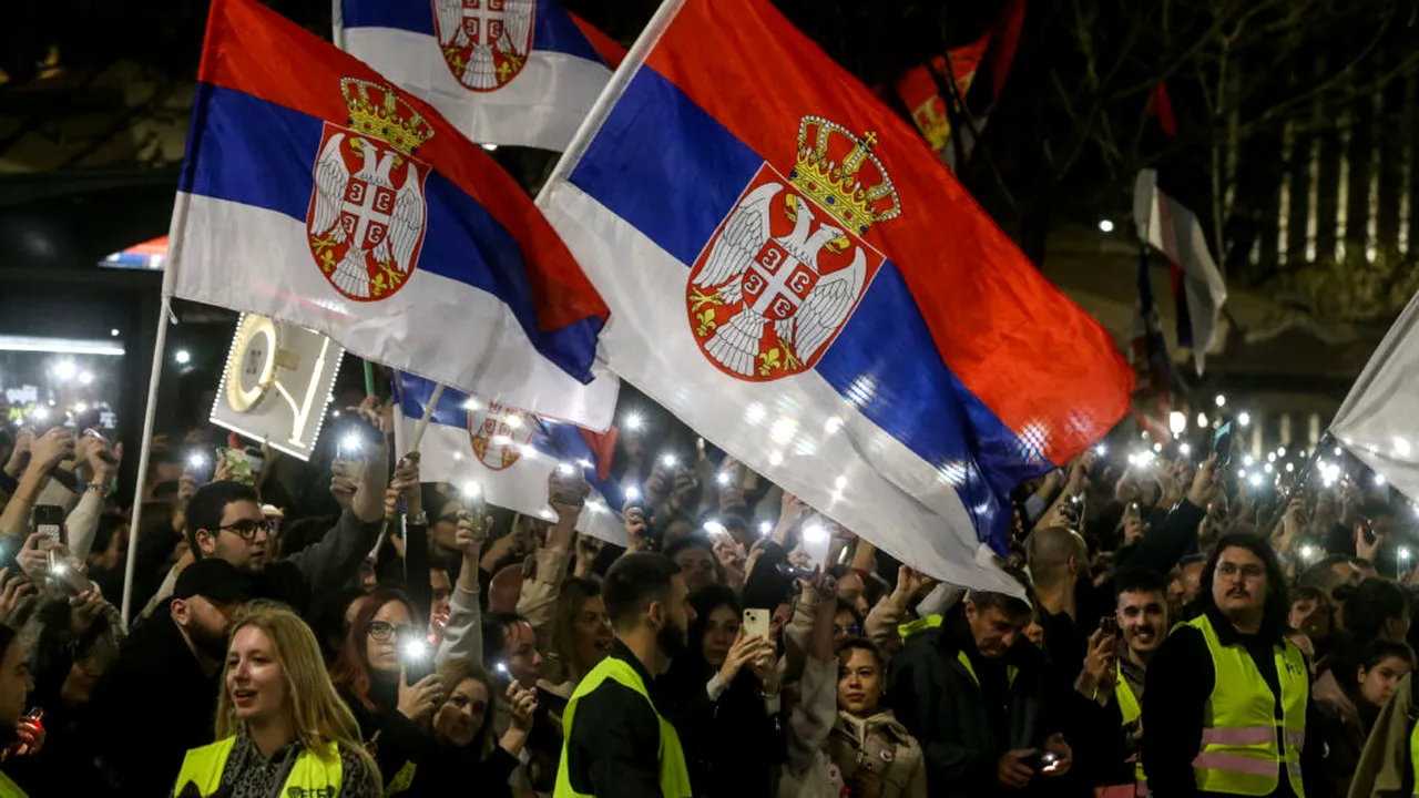 Alegeri parlamentare în Serbia. Studenții protestatari reprezintă o amenințare serioasă pentru partidul lui Vucic