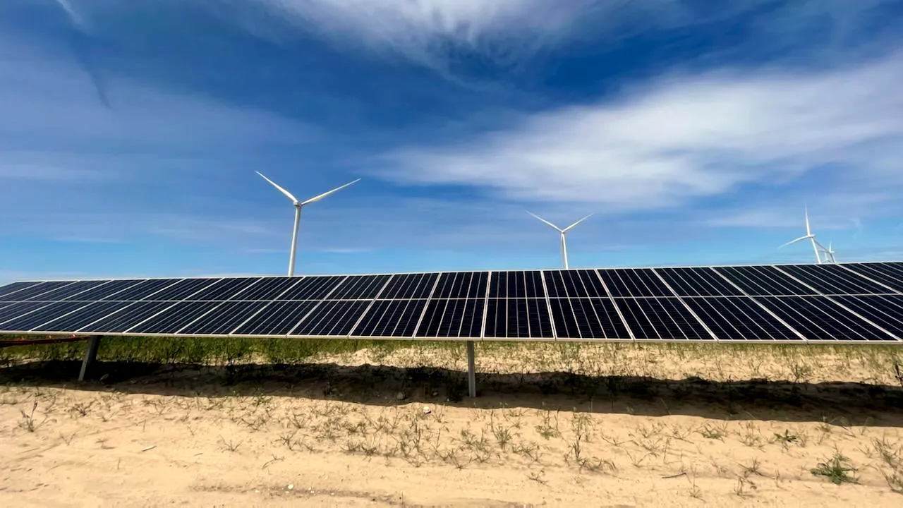 Producţia de energie eoliană şi solară a scăzut în primele 6 luni comparativ cu semestrul 1 din 2022