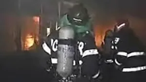 Incendiu la o hală aparţinând Societăţii Naţionale de Îmbunătăţiri Funciare Galaţi