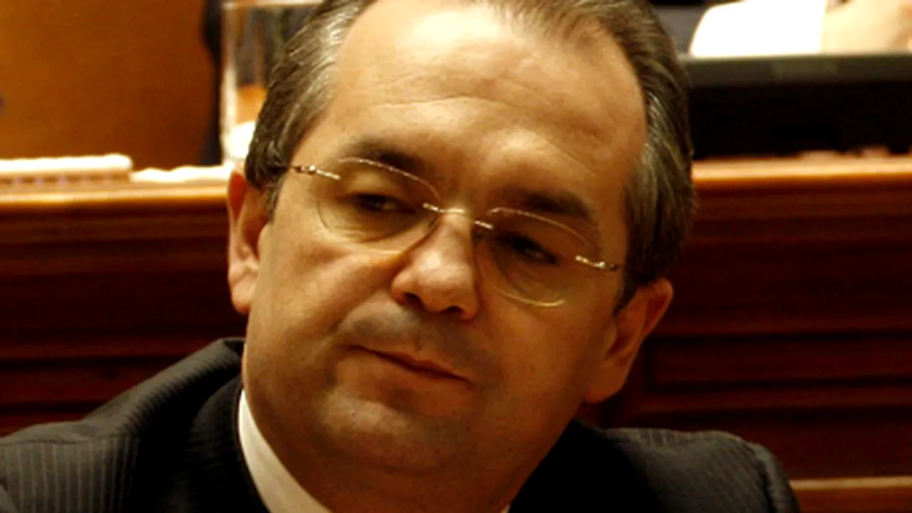 Boc discută cu miniştrii variantele de reducere a numărului de agenţii guvernamentale