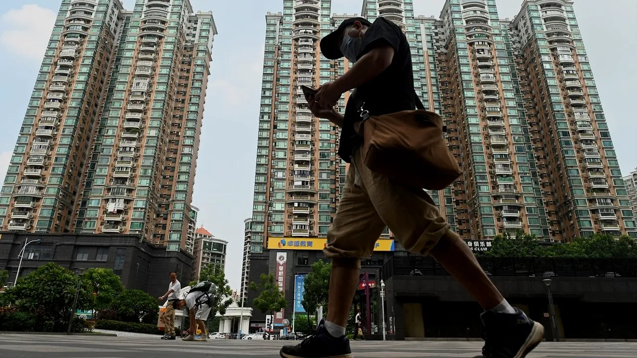 Cum vrea China să uite de falimentul gigantului Evergrande şi să revigoreze sectorul imobiliar
