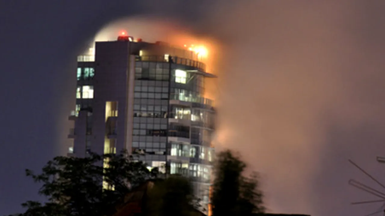 Incendiu puternic la o clădire de birouri din centrul Capitalei