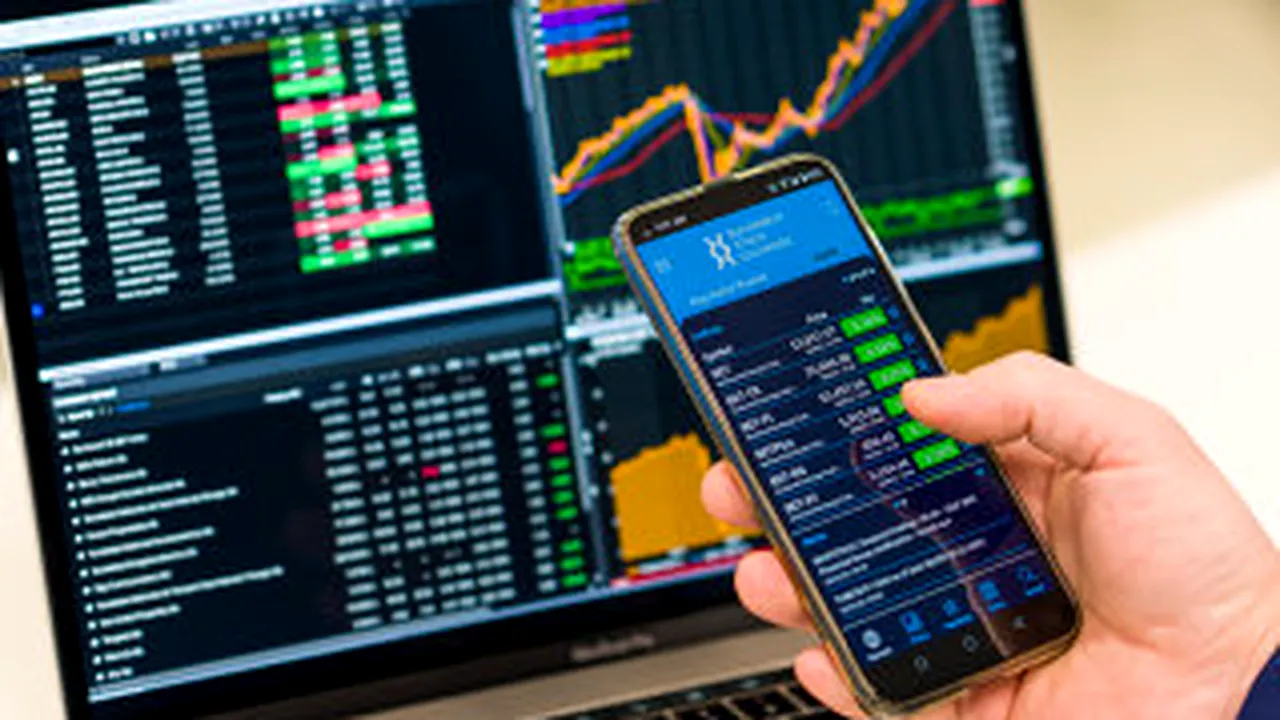 Un investitor care a subscris 100 de acţiuni Hidroelectrica primeşte într-un final 20 de acţiuni. Dacă tranşa alocată acestora se majorează, atunci investitorul va primi 27