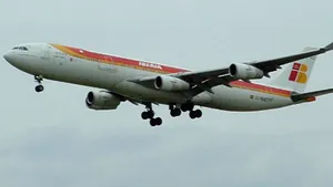 Un avion a aterizat de urgenţă, după ce unui pasager i s-a făcut rău în urma unei supradoze