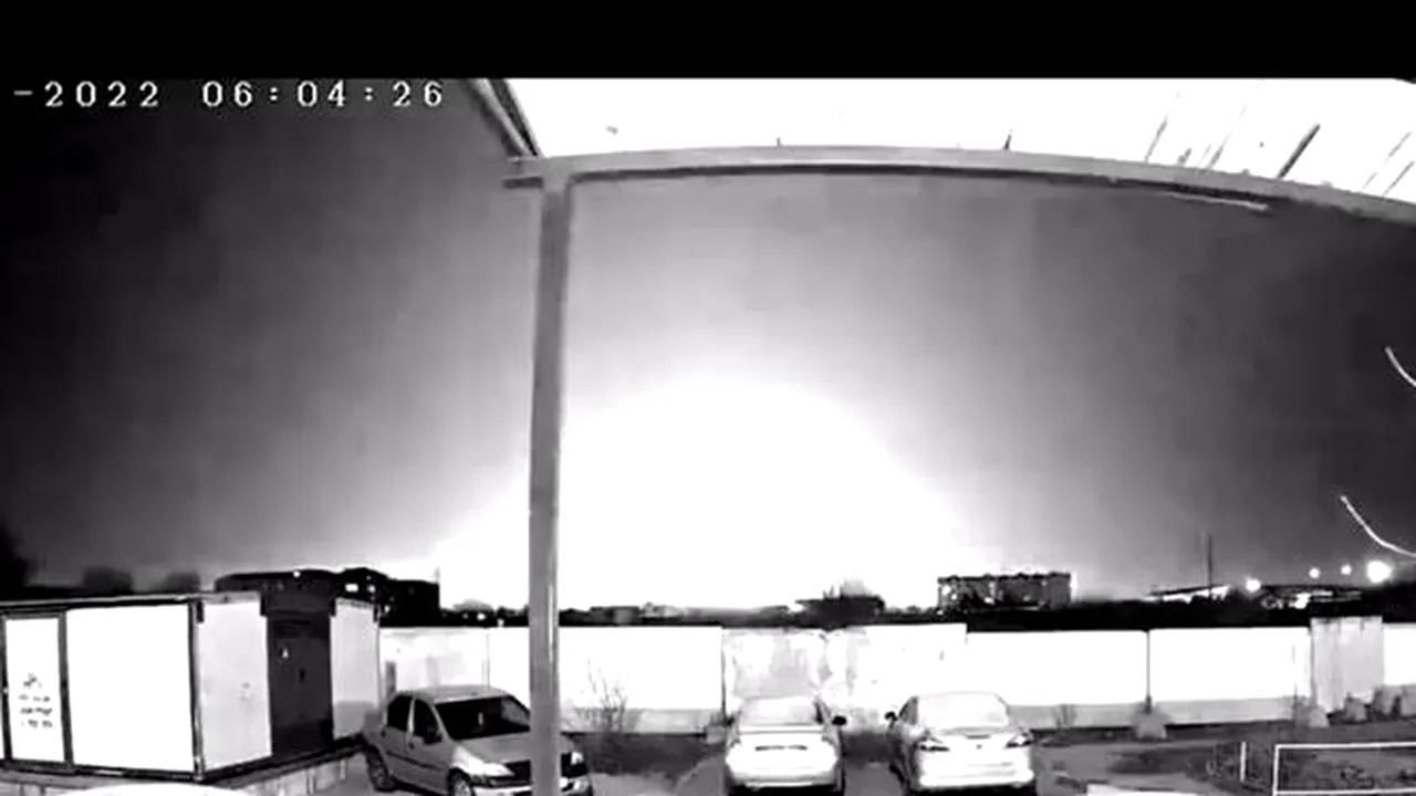 Explozii în două aeroporturi ruseşti: avioane strategice lovite de dronele Kievului, acuză Moscova
