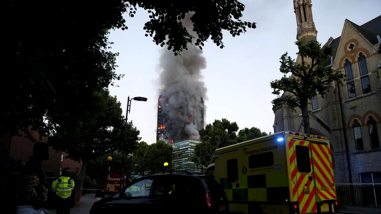 FOTO | MIRACOLUL după incendiul de la Grenfell Tower din Londra: O familie dată dispărută a fost găsită în siguranţă şi nevătămată după ce autorităţile nu sperau să mai găsească supravieţuitori