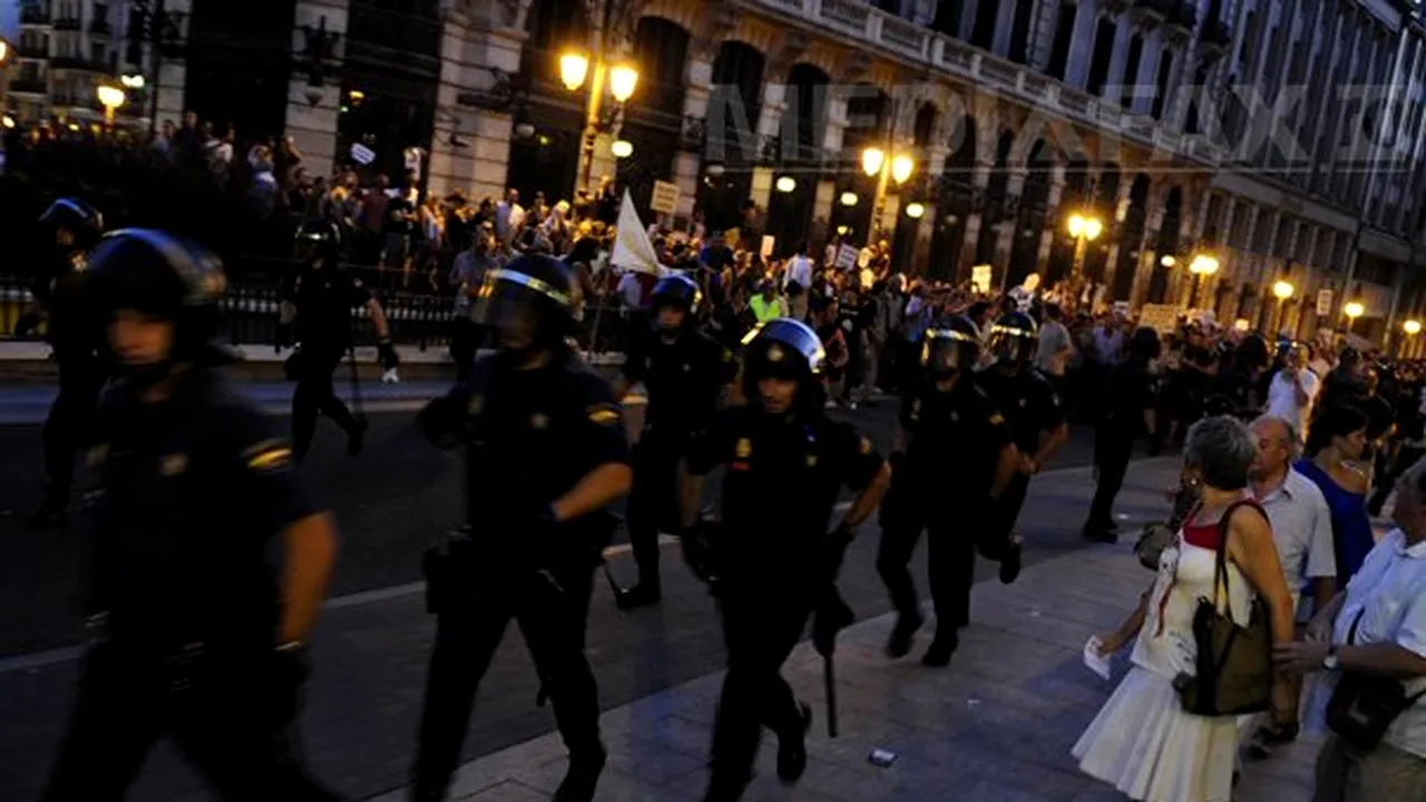 Proteste la Madrid: Mii de spanioli au ieşit în stradă şi se opun vizitei Papei Benedict al XVI-lea - FOTO şi VIDEO