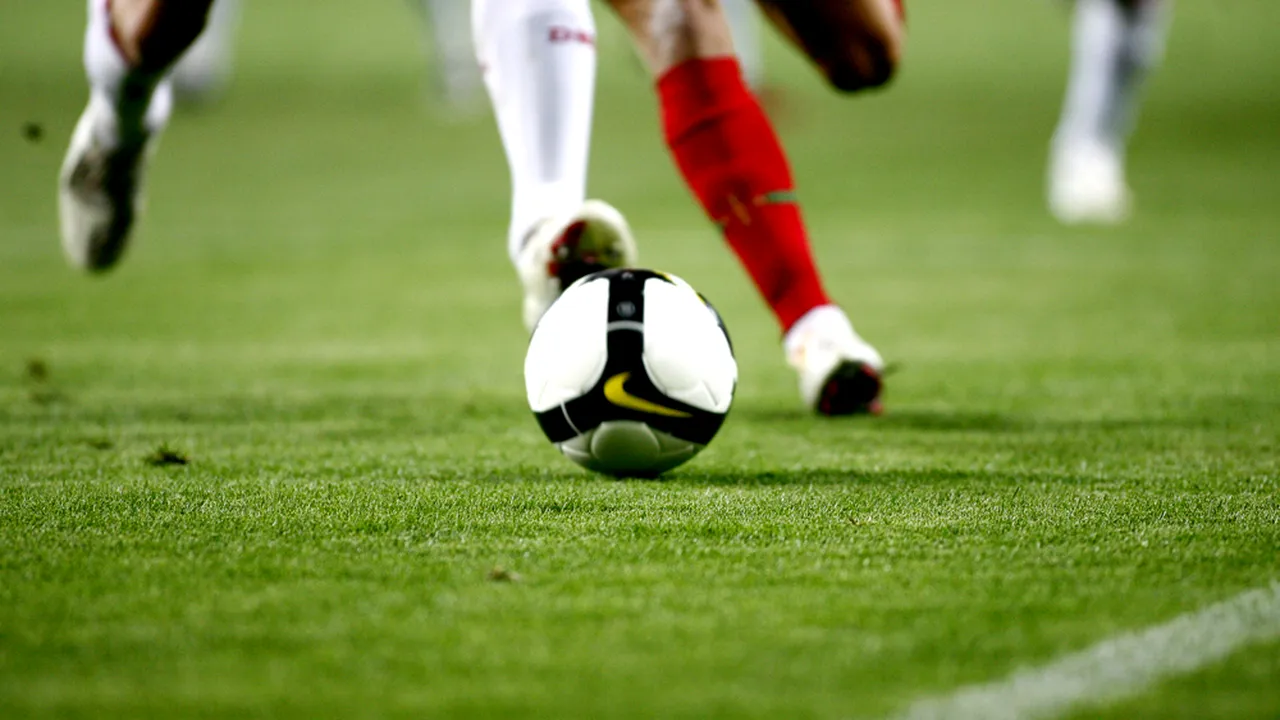 Fotbalist arestat pentru că şi-a bătut iubita. Poliţiştii au găsit-o plină de sânge în apartamentul lor: „A dat-o cu capul de pereţi şi de podea”